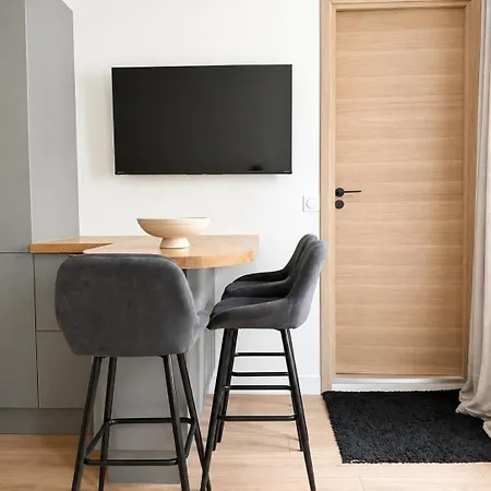 Appartement Chic 1br Near Le Marais, Modern, Calm,